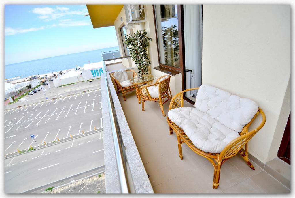Summerland Luxury Studios By The Sea Mamaia Rum bild